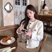 프랑스식 작은 샤넬 스타일 화이트 짧은 여성 코트 가을 겨울 루즈핏 라운드 넥 다용도 고급 센스 품격 슬림해 보이는 단추 오픈 가디건