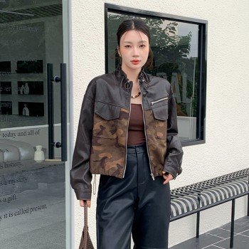 스탠드 칼라 배색가죽 카모플라주 사슴 캐시미어 여성 코트 2025