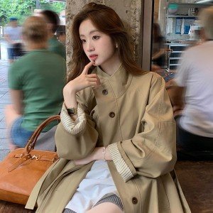 2025 가을 새로운 레트로 품격 스탠드 칼라 바람막이 여성 줄무늬 슬리브 루즈핏 여성 코트