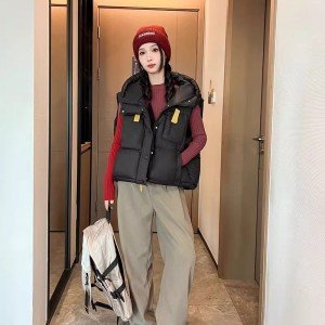 슬림해 보이는 다운 코튼 베스트 미니멀리즘 캐주얼 패션