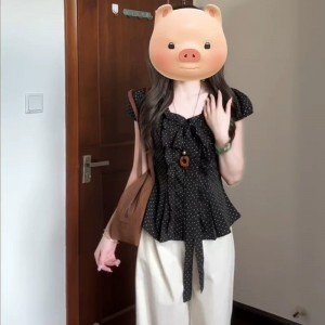 한 부서 도트 무늬 나비 매듭 반팔 여성 셔츠 여름 디자인 센스 작은 대중 주름 허리 수축 몸매 가꾸기 달콤한 핫걸 맨위
